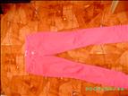 růžové kalhoty